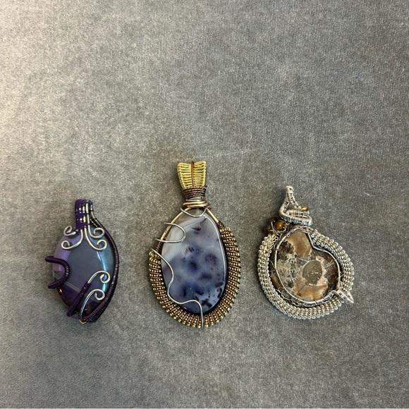 handmade wire-wrapped gemstone pendants blue agate purple agate ammonite fossil - Picture 3 of 8